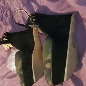 Camo wedges